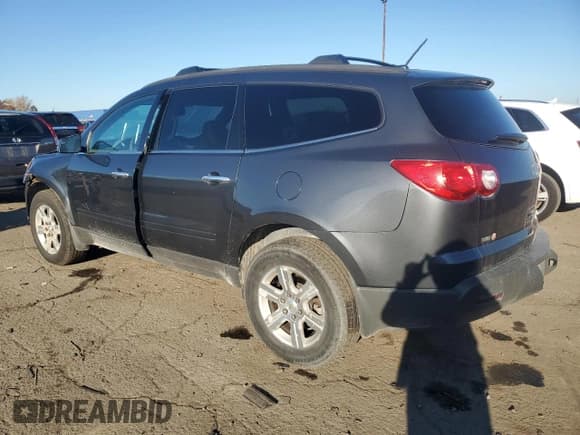 ✅ 2011 Chevrolet Traverse 1LT • VIN: 1GNKVGED1BJ166000 • Lot: 85398195. Wystawiony na Copart z przebiegiem 141 783 mil. Bezpłatny archiwum sprzedaży aukcyjnych z USA i szczegółowy raport historii pojazdu na DreamBid. Zdjęcie 2.