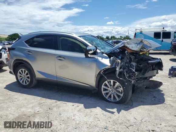 ✅ 2020 Lexus NX 300 • VIN: JTJAARBZ1L5012793 • Lot: 65517085. Wystawiony na Copart z przebiegiem 28 279 mil. Bezpłatny archiwum sprzedaży aukcyjnych z USA i szczegółowy raport historii pojazdu na DreamBid. Zdjęcie 4.