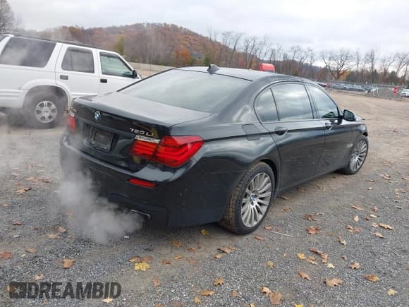 ✅ 2013 BMW 7 Series 750Li xDrive • VIN: WBAYF8C53DD139882 • Lot: 43654996. Wystawiony na IAAI z przebiegiem 116 183 mil. Bezpłatny archiwum sprzedaży aukcyjnych z USA i szczegółowy raport historii pojazdu na DreamBid. Zdjęcie 4.