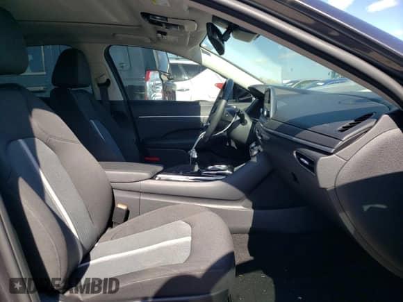 2021 Hyundai Sonata SEL z VIN 5NPEF4JA8MH114310, wystawiony jako Copart lot #62091472 z przebiegiem 11 265 mil mil oraz . Historia ofert i sprzedaży dostępna na DreamBid. Obrazek 5.