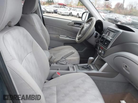 ✅ 2010 Subaru Forester X Premium • VIN: JF2SH6CC3AH764987 • Lot: 43732616. Wystawiony na IAAI z przebiegiem 76 224 mil. Bezpłatny archiwum sprzedaży aukcyjnych z USA i szczegółowy raport historii pojazdu na DreamBid. Zdjęcie 5.