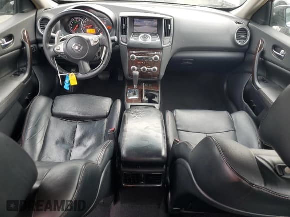 ✅ 2009 Nissan Maxima SV • VIN: 1N4AA51E49C806739 • Lot: 82643975. Wystawiony na Copart z przebiegiem 122 371 mil. Bezpłatny archiwum sprzedaży aukcyjnych z USA i szczegółowy raport historii pojazdu na DreamBid. Zdjęcie 8.