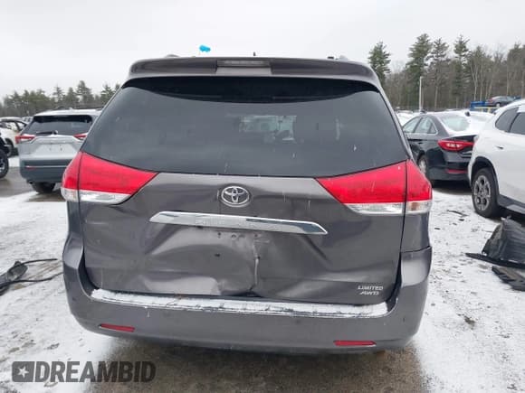 ✅ 2012 Toyota Sienna XLE • VIN: 5TDDK3DCXCS036006 • Lot: 41846007. Listed on IAAI with 188,555 mi. Free auction sales archive from the USA and detailed vehicle history report at DreamBid. Image 18.