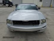 ✅ 2006 Ford Mustang GT Deluxe • VIN: 1ZVFT85H365266104 • Лот: 84361135. Опубликован ранее на Copart с пробегом 184 373 миль. Бесплатный доступ к архиву аукционных продаж из США и подробный отчёт об истории автомобиля на DreamBid. Изображение 5.