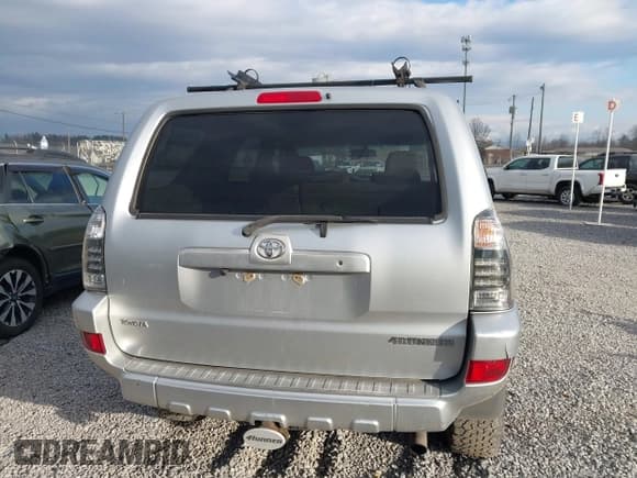 ✅ 2003 Toyota 4Runner SR5 • VIN: JTEBU14RX38007308 • Lot: 43729957. Listed on IAAI with 254,722 mi. Free auction sales archive from the USA and detailed vehicle history report at DreamBid. Image 17.
