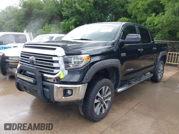 ✅ 2020 Toyota Tundra Limited • VIN: 5TFHY5F15LX928861 • Lot: 42188135. Wystawiony na IAAI z przebiegiem 60 985 mil. Bezpłatny archiwum sprzedaży aukcyjnych z USA i szczegółowy raport historii pojazdu na DreamBid. Zdjęcie 2.