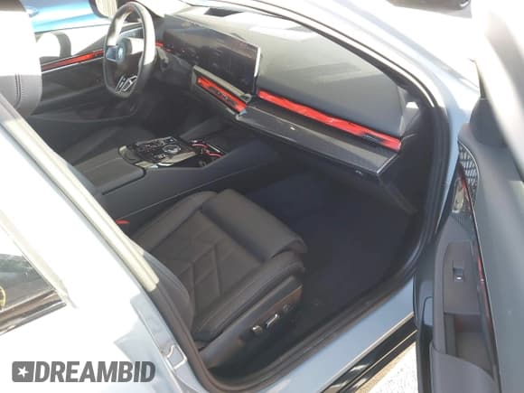 ✅ 2024 BMW i5 M60 • VIN: WBY43FK08RCP89095 • Lot: 41349802. Listed on IAAI with 13,594 mi. Free auction sales archive from the USA and detailed vehicle history report at DreamBid. Image 5.