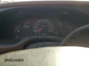 ✅ 2000 Ford Econoline Passenger XL • VIN: 1FMRE11L9YHB19715 • Лот: 69192734. Опубликован ранее на Copart с пробегом 237 129 миль. Бесплатный доступ к архиву аукционных продаж из США и подробный отчёт об истории автомобиля на DreamBid. Изображение 9.