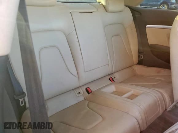 ✅ 2015 Audi A5 Premium • VIN: WAUCFAFR4FA057065 • Лот: 92246055. Опубликован ранее на Copart с пробегом 75 391 миль. Бесплатный доступ к архиву аукционных продаж из США и подробный отчёт об истории автомобиля на DreamBid. Изображение 10.