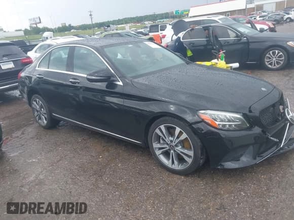 ✅ 2021 Mercedes-Benz C 300 • VIN: W1KWF8EB9MR609337 • Lot: 42653947. Wystawiony na IAAI z przebiegiem 32 375 mil. Bezpłatny archiwum sprzedaży aukcyjnych z USA i szczegółowy raport historii pojazdu na DreamBid. Zdjęcie 13.