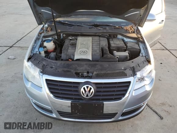 ✅ 2007 Volkswagen Passat Komfort • VIN: WVWXK73C87E034403 • Lot: 85571644. Listed on Copart with 67,731 mi. Free auction sales archive from the USA and detailed vehicle history report at DreamBid. Image 12.
