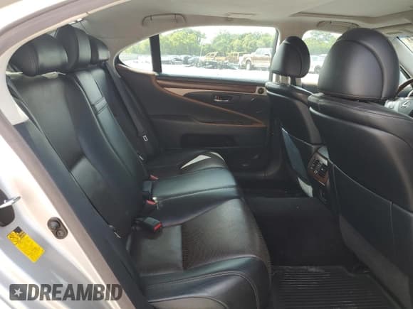 ✅ 2013 Lexus LS 460 L • VIN: JTHDL5EF2D5006067 • Lot: 65069644. Listed on Copart with 116,942 mi. Free auction sales archive from the USA and detailed vehicle history report at DreamBid. Image 11.