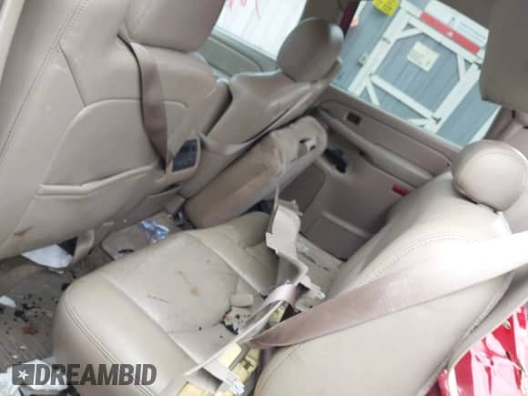 2006 Chevrolet Silverado 3500 SRW Wrk Trk with VIN 1GCHK33D56F148342, listed as a IAAI auction lot 43313976 with 227,064 mi miles and . Bid and sale history available at DreamBid. Image 8.