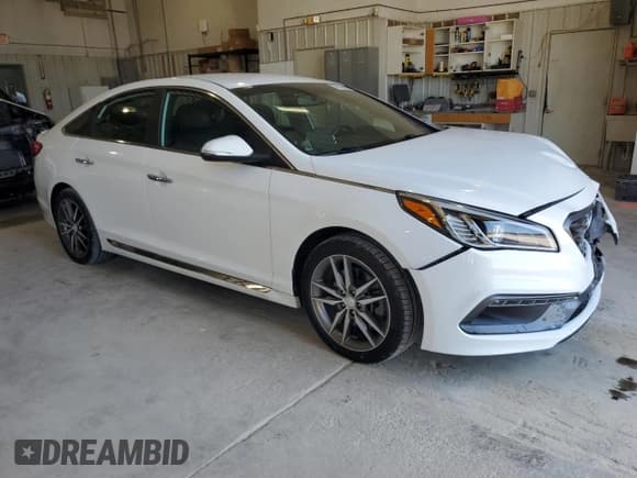 ✅ 2015 Hyundai Sonata Sport • VIN: 5NPE34AB4FH183953 • Lot: 69575695. Wystawiony na Copart z przebiegiem 125 105 mil. Bezpłatny archiwum sprzedaży aukcyjnych z USA i szczegółowy raport historii pojazdu na DreamBid. Zdjęcie 4.