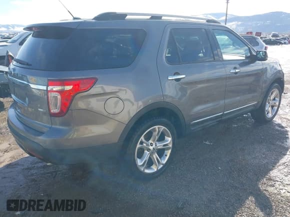 ✅ 2013 Ford Explorer Limited • VIN: 1FM5K8F85DGA50803 • Lot: 41643201. Wystawiony na IAAI z przebiegiem 125 589 mil. Bezpłatny archiwum sprzedaży aukcyjnych z USA i szczegółowy raport historii pojazdu na DreamBid. Zdjęcie 4.