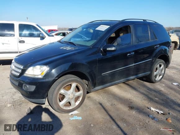 ✅ 2008 Mercedes-Benz M 350 • VIN: 4JGBB86E58A385142 • Lot: 43834541. Listed on IAAI with 215,627 mi. Free auction sales archive from the USA and detailed vehicle history report at DreamBid. Image 2.