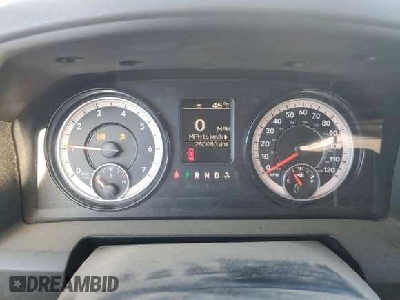 2019 Ram 1500 Express with VIN 1C6RR7FG6KS606055, listed as a Copart auction lot 86802704 with 260,080 mi miles and Salvage title. Bid and sale history available at DreamBid. Image 9.