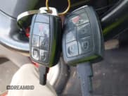 ✅ 2010 Volvo V50 • VIN: YV1382MW8A2559442 • Lot: 42697993. Wystawiony na IAAI z przebiegiem 224 243 mil. Bezpłatny archiwum sprzedaży aukcyjnych z USA i szczegółowy raport historii pojazdu na DreamBid. Zdjęcie 11.