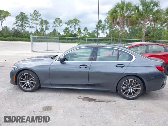 ✅ 2020 BMW 3 Series 330i • VIN: 3MW5R1J01L8B25726 • Lot: 43603128. Wystawiony na IAAI z przebiegiem 37 066 mil. Bezpłatny archiwum sprzedaży aukcyjnych z USA i szczegółowy raport historii pojazdu na DreamBid. Zdjęcie 14.