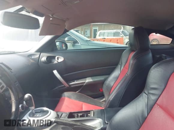 ✅ 2006 Nissan 350Z Touring • VIN: JN1AZ34D06M331061 • Лот: 42544619. Опубликован ранее на IAAI с пробегом 228 992 миль. Бесплатный доступ к архиву аукционных продаж из США и подробный отчёт об истории автомобиля на DreamBid. Изображение 5.