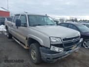 ✅ 2006 Chevrolet Silverado 2500HD LT3 • VIN: 1GCHK23D56F159755 • Лот: 41299166. Опубликован ранее на IAAI с пробегом 377 183 миль. Бесплатный доступ к архиву аукционных продаж из США и подробный отчёт об истории автомобиля на DreamBid. Изображение 1.