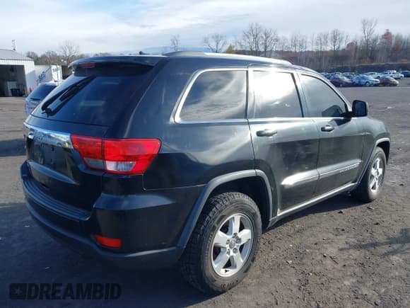 ✅ 2011 Jeep Grand Cherokee Laredo • VIN: 1J4RR4GG7BC510252 • Lot: 43727718. Listed on IAAI with 179,626 mi. Free auction sales archive from the USA and detailed vehicle history report at DreamBid. Image 4.