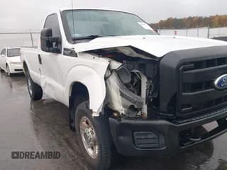✅ 2011 Ford F-250 XL • VIN: 1FTBF2B67BEB45658 • Lot: 43569649. Wystawiony na IAAI z przebiegiem 340 732 mil. Bezpłatny archiwum sprzedaży aukcyjnych z USA i szczegółowy raport historii pojazdu na DreamBid. Zdjęcie 6.