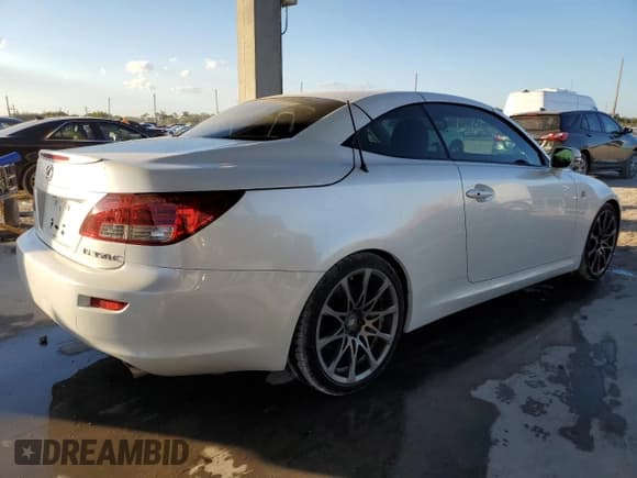 ✅ 2011 Lexus IS 350 C • VIN: JTHFE2C21B2506494 • Lot: 81140024. Wystawiony na Copart z przebiegiem 129 686 mil. Bezpłatny archiwum sprzedaży aukcyjnych z USA i szczegółowy raport historii pojazdu na DreamBid. Zdjęcie 3.