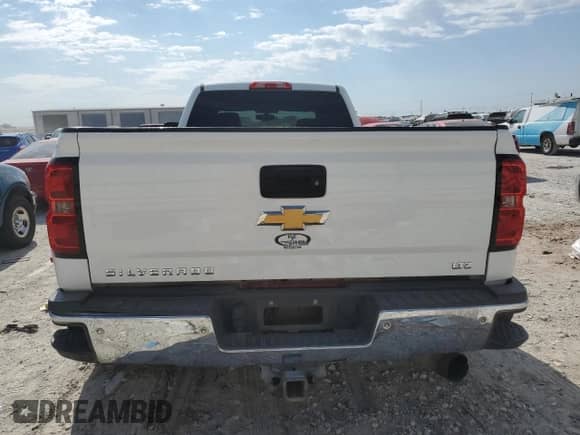 2016 Chevrolet Silverado 3500HD LTZ z VIN 1GC4K0C82GF163639, wystawiony jako Copart lot #76571244 z przebiegiem 199 356 mil mil oraz Szkoda całkowita • Salvage title. Historia ofert i sprzedaży dostępna na DreamBid. Obrazek 6.