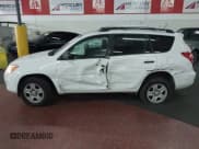 ✅ 2011 Toyota RAV4 • VIN: 2T3KF4DV1BW088981 • Lot: 43697775. Wystawiony na IAAI z przebiegiem 71 475 mil. Bezpłatny archiwum sprzedaży aukcyjnych z USA i szczegółowy raport historii pojazdu na DreamBid. Zdjęcie 14.