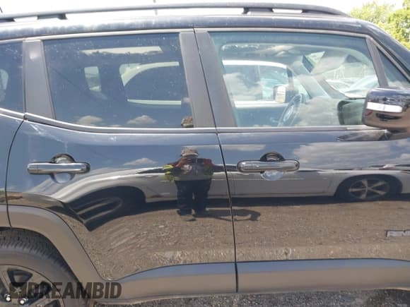 ✅ 2018 Jeep Renegade Latitude • VIN: ZACCJBBB2JPH59443 • Lot: 42555557. Wystawiony na IAAI z przebiegiem 66 689 mil. Bezpłatny archiwum sprzedaży aukcyjnych z USA i szczegółowy raport historii pojazdu na DreamBid. Zdjęcie 13.