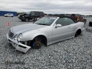 ✅ 2001 Mercedes-Benz CLK 320/430 • VIN: WDBLK65GX1T066229 • Lot: 52087105. Wystawiony na Copart z przebiegiem 80 883 mil. Bezpłatny archiwum sprzedaży aukcyjnych z USA i szczegółowy raport historii pojazdu na DreamBid. Zdjęcie 1.