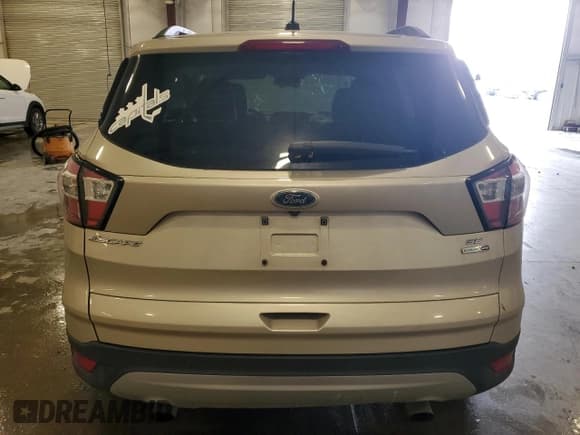 ✅ 2018 Ford Escape SE • VIN: 1FMCU9GD0JUA28062 • Лот: 90302305. Опубликован ранее на Copart с пробегом 107 890 миль. Бесплатный доступ к архиву аукционных продаж из США и подробный отчёт об истории автомобиля на DreamBid. Изображение 6.