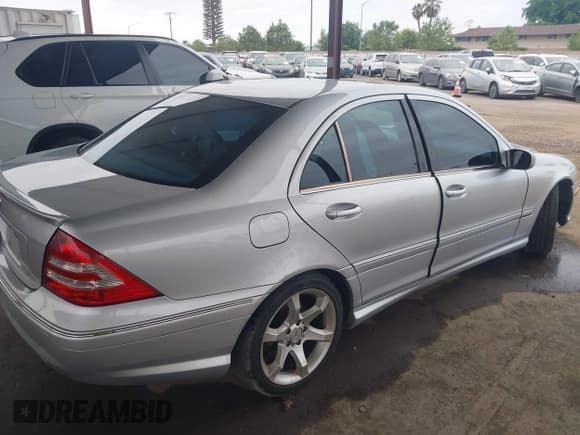 ✅ 2007 Mercedes-Benz C 230 Sport • VIN: WDBRF52H47A936891 • Lot: 42121823. Wystawiony na IAAI z przebiegiem 152 148 mil. Bezpłatny archiwum sprzedaży aukcyjnych z USA i szczegółowy raport historii pojazdu na DreamBid. Zdjęcie 4.
