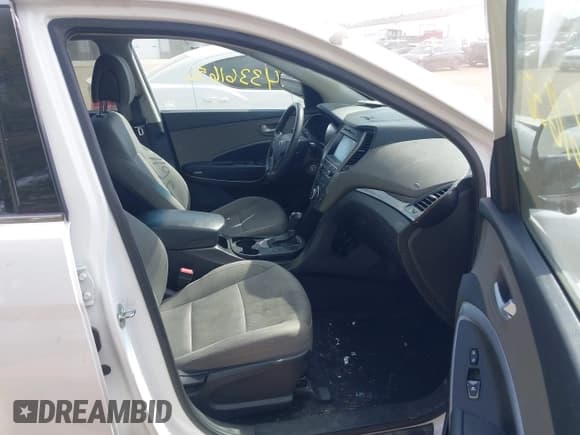 ✅ 2017 Hyundai Santa Fe 2.4L • VIN: 5NMZUDLB6HH022905 • Lot: 43361656. Wystawiony na IAAI z przebiegiem 145 406 mil. Bezpłatny archiwum sprzedaży aukcyjnych z USA i szczegółowy raport historii pojazdu na DreamBid. Zdjęcie 5.