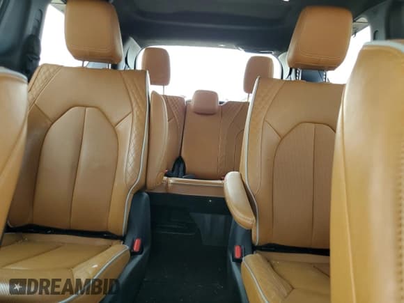 ✅ 2022 Chrysler Pacifica Pinnacle • VIN: 2C4RC3PG7NR144001 • Лот: 64802224. Опубликован ранее на Copart с пробегом 28 289 миль. Бесплатный доступ к архиву аукционных продаж из США и подробный отчёт об истории автомобиля на DreamBid. Изображение 10.