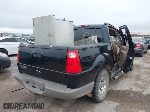 ✅ 2001 Ford Explorer Sport Trac • VIN: 1FMZU67E51UA90784 • Lot: 41557485. Wystawiony na IAAI z przebiegiem 290 670 mil. Bezpłatny archiwum sprzedaży aukcyjnych z USA i szczegółowy raport historii pojazdu na DreamBid. Zdjęcie 4.