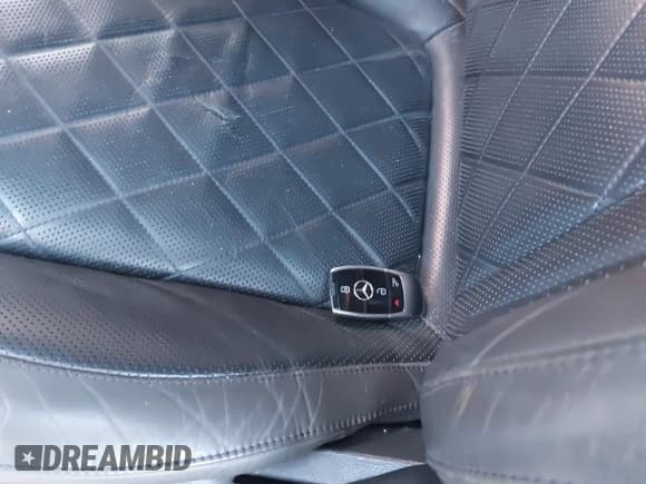 ✅ 2019 Mercedes-Benz E 300 • VIN: WDDZF4KB2KA633338 • Lot: 43617782. Listed on IAAI with 66,391 mi. Free auction sales archive from the USA and detailed vehicle history report at DreamBid. Image 11.