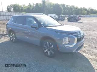 2025 Mitsubishi Outlander SE z VIN JA4J3VA87SZ018890, wystawiony jako IAAI lot #42168341 z przebiegiem 1 479 mil mil oraz . Historia ofert i sprzedaży dostępna na DreamBid. Obrazek 1.