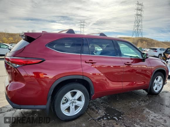 ✅ 2021 Toyota Highlander LE • VIN: 5TDBZRBH3MS534294 • Lot: 91676525. Listed on Copart with 37,707 mi. Free auction sales archive from the USA and detailed vehicle history report at DreamBid. Image 3.