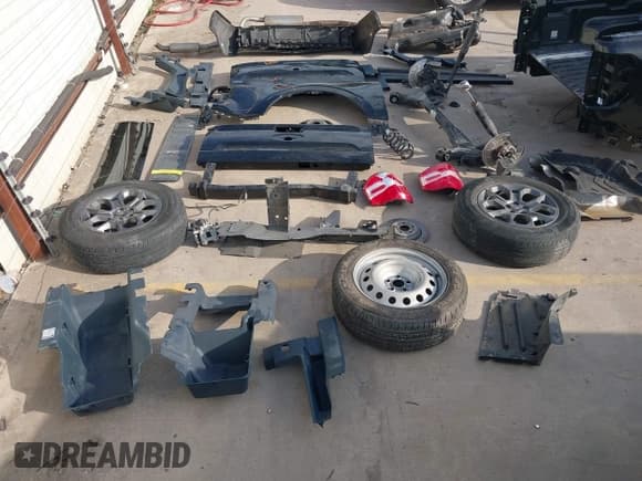 ✅ 2022 Ford Maverick XL • VIN: 3FTTW8E3XNRA37996 • Lot: 42287475. Wystawiony na IAAI z przebiegiem 23 523 mil. Bezpłatny archiwum sprzedaży aukcyjnych z USA i szczegółowy raport historii pojazdu na DreamBid. Zdjęcie 12.