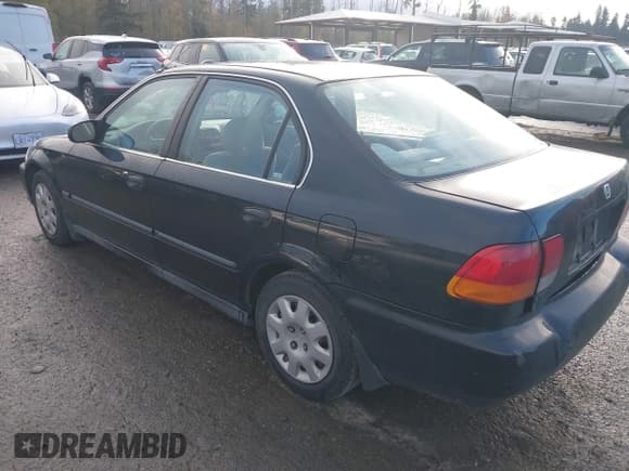 ✅ 1998 Honda Civic LX • VIN: 1HGEJ6676WL037167 • Lot: 43751068. Listed on IAAI with 278,744 mi. Free auction sales archive from the USA and detailed vehicle history report at DreamBid. Image 3.
