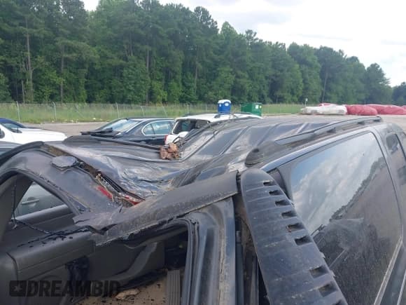 ✅ 2003 Chevrolet Suburban LS • VIN: 1GNFK16Z03J277625 • Лот: 42660207. Опубликован ранее на IAAI с пробегом 210 339 миль. Бесплатный доступ к архиву аукционных продаж из США и подробный отчёт об истории автомобиля на DreamBid. Изображение 13.