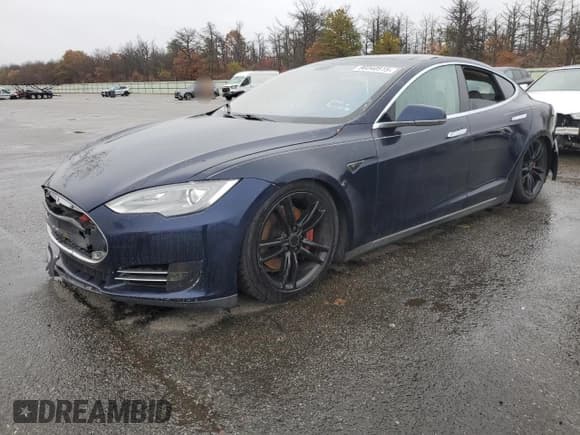 ✅ 2013 Tesla Model S Performance • VIN: 5YJSA1DP7DFP07140 • Lot: 90340515. Wystawiony na Copart z przebiegiem 92 686 mil. Bezpłatny archiwum sprzedaży aukcyjnych z USA i szczegółowy raport historii pojazdu na DreamBid. Zdjęcie 1.