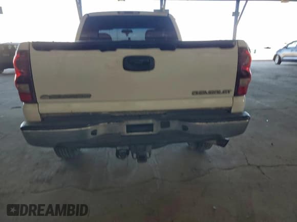 ✅ 2004 Chevrolet Silverado 2500HD Work Truck • VIN: 1GCHC29U04E338406 • Lot: 96553435. Listed on Copart with 387,415 mi. Free auction sales archive from the USA and detailed vehicle history report at DreamBid. Image 6.