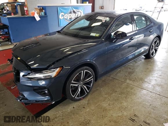 ✅ 2022 Volvo S60 Ultimate Dark Theme • VIN: 7JRL12TM4NG162511 • Lot: 61111783. Wystawiony na Copart z przebiegiem 8 815 mil. Bezpłatny archiwum sprzedaży aukcyjnych z USA i szczegółowy raport historii pojazdu na DreamBid. Zdjęcie 1.