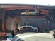 ✅ 2001 Chevrolet Silverado 2500HD LS • VIN: 1GCHK23U91F119073 • Lot: 72450744. Wystawiony na Copart z przebiegiem Nie podano. Bezpłatny archiwum sprzedaży aukcyjnych z USA i szczegółowy raport historii pojazdu na DreamBid. Zdjęcie 9.