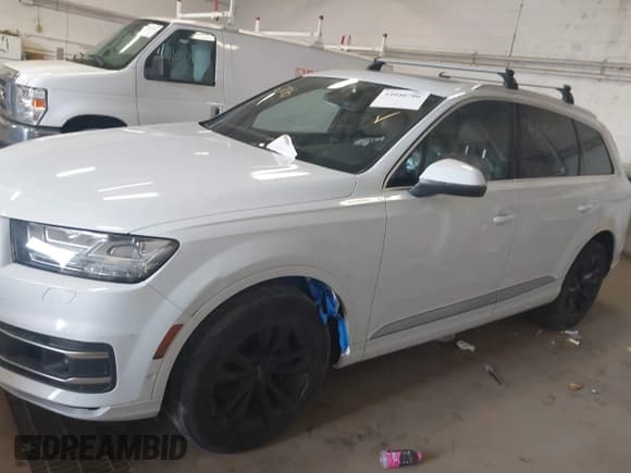 ✅ 2019 Audi Q7 Premium Plus • VIN: WA1LAAF72KD001208 • Лот: 42046706. Опубликован ранее на IAAI с пробегом 51 215 миль. Бесплатный доступ к архиву аукционных продаж из США и подробный отчёт об истории автомобиля на DreamBid. Изображение 14.