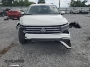 ✅ 2024 Volkswagen Tiguan S • VIN: 3VVRB7AX8RM107315 • Lot: 80452895. Wystawiony na Copart z przebiegiem 31 466 mil. Bezpłatny archiwum sprzedaży aukcyjnych z USA i szczegółowy raport historii pojazdu na DreamBid. Zdjęcie 5.