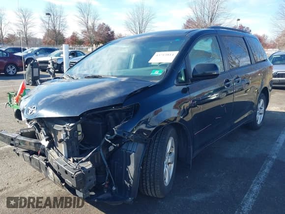 ✅ 2016 Toyota Sienna LE • VIN: 5TDKK3DC6GS725084 • Lot: 43713814. Listed on IAAI with 102,910 mi. Free auction sales archive from the USA and detailed vehicle history report at DreamBid. Image 2.